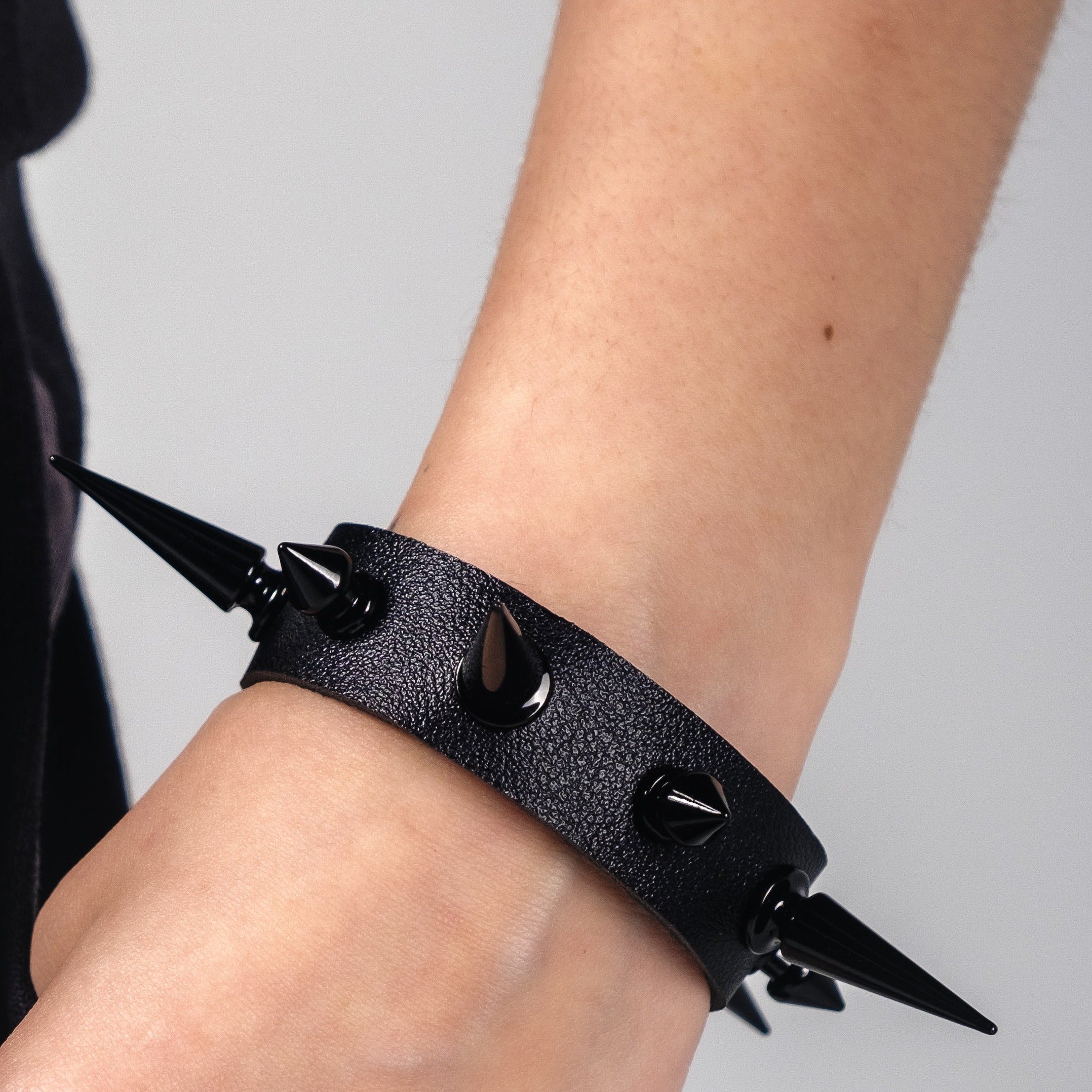 Black Spiked - Bracelet