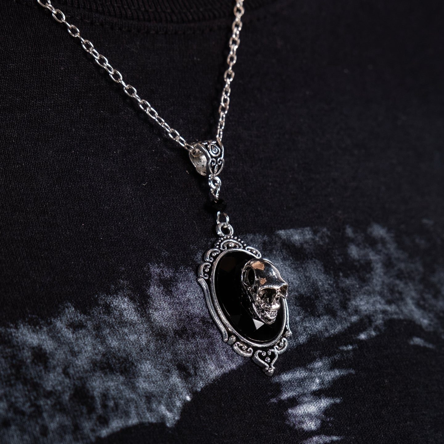 Victorian Skull - Necklace