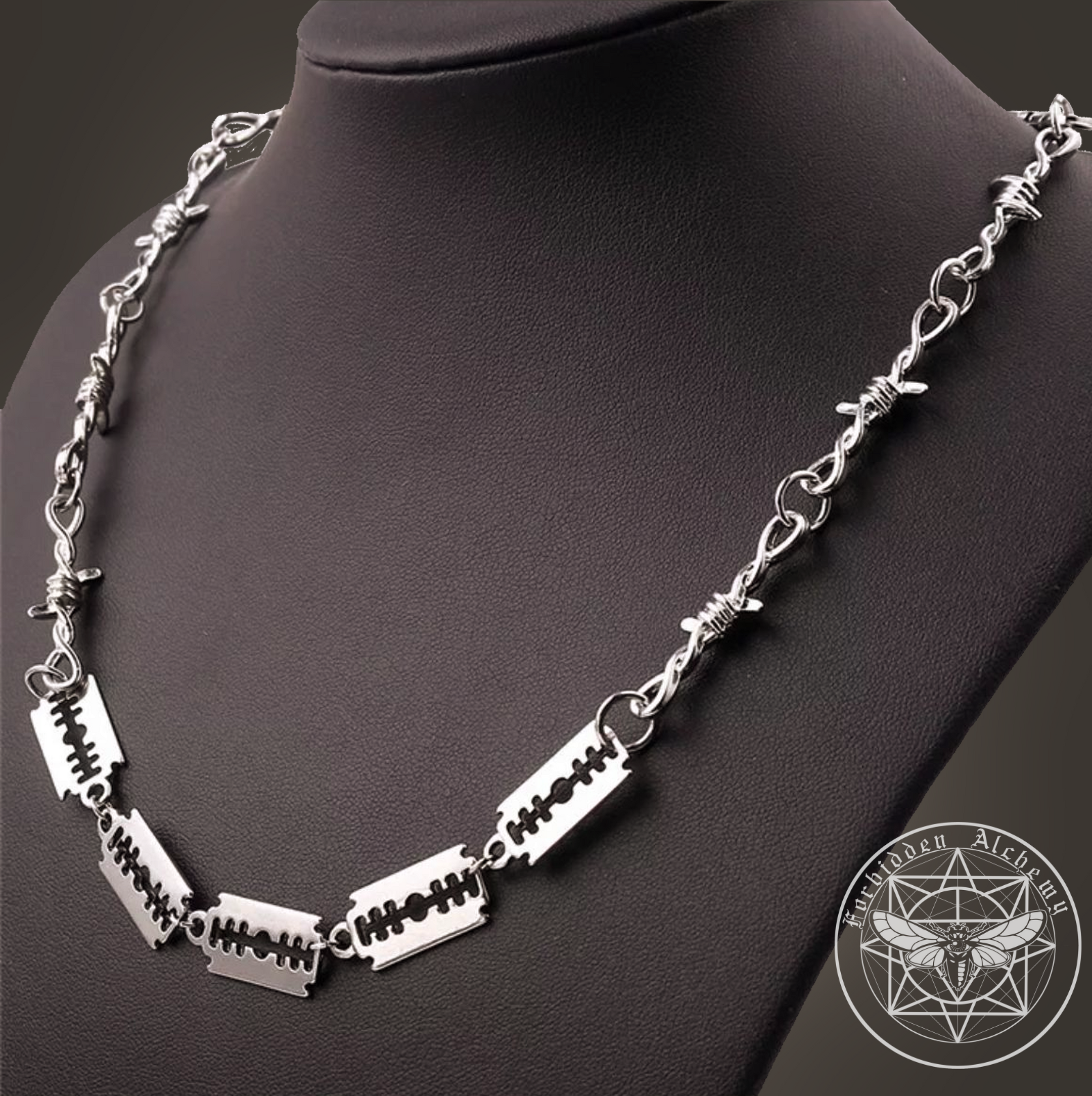 Razor blade - Necklace